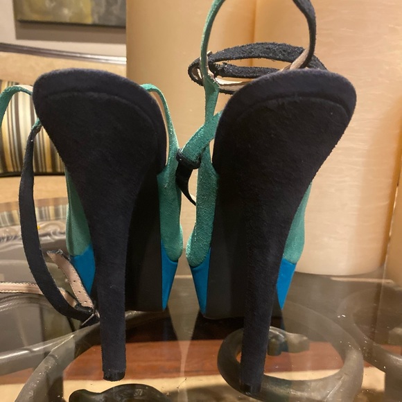 Colorblock Platform Pump - Picture 9 of 10